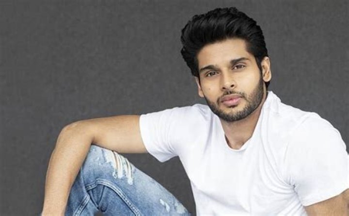 
Abhimanyu Dasani Height, Weight, Net Worth, Age, Birthday, Wikipedia, Who, Nationality, Biography 