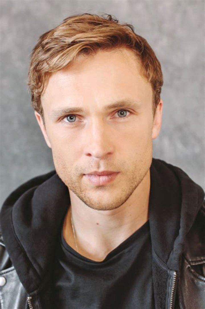 Actor William Moseley’s Bio: Wife, Net Worth, Height, Age, Body