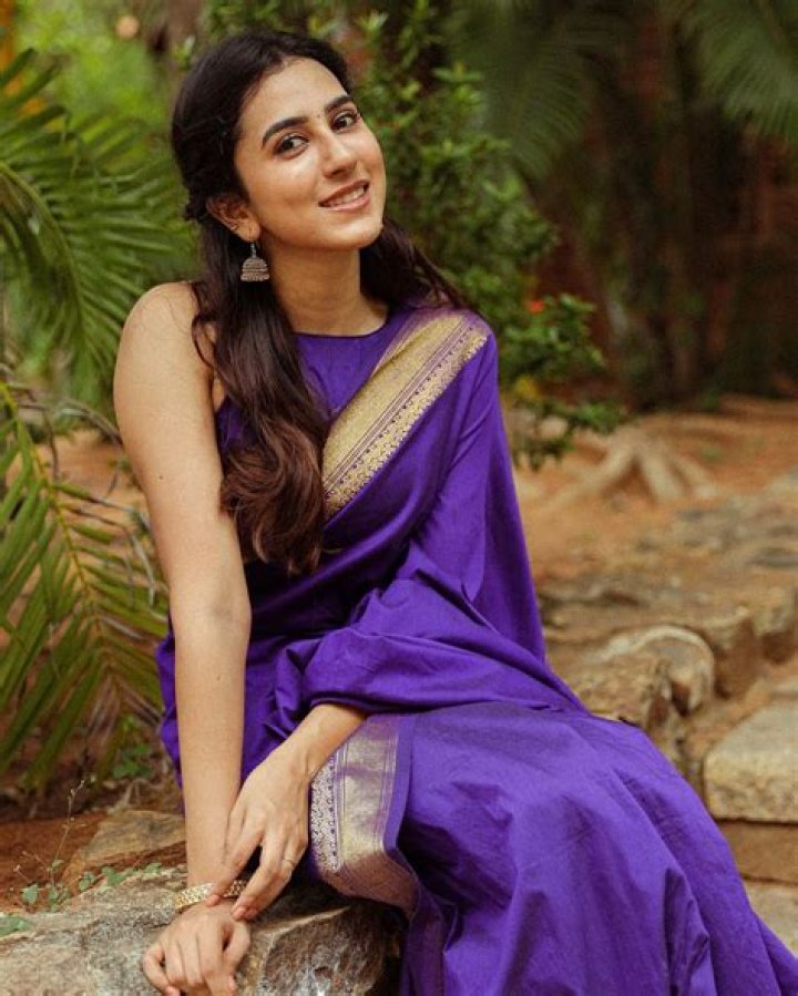 
Akshaya Hariharan Height, Weight, Net Worth, Age, Birthday, Wikipedia, Who, Instagram, Biography 