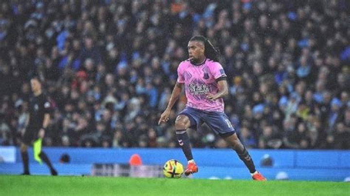 
Alex Iwobi Religion: Is He Muslim? Ethnicity And Family Background 