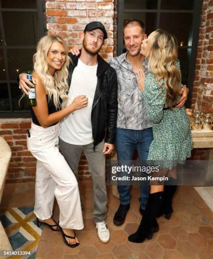 
Alex Rose Wiesel Boyfriend Christopher Brown Is A Breaking Records Executive and Entrepreneur 