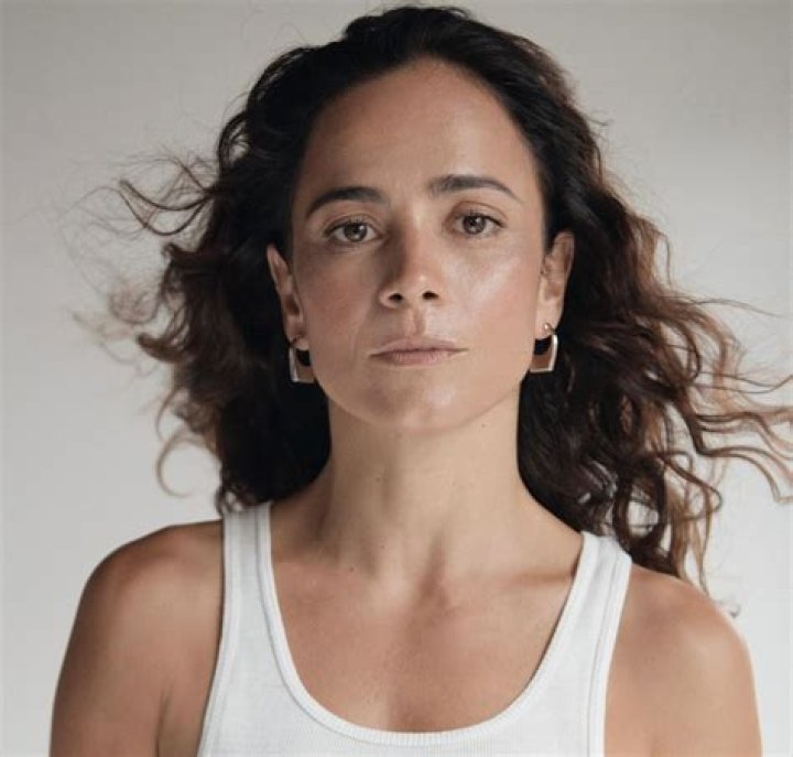 
Alice Braga Height, Weight, Net Worth, Age, Birthday, Wikipedia, Who, Nationality, Biography 
