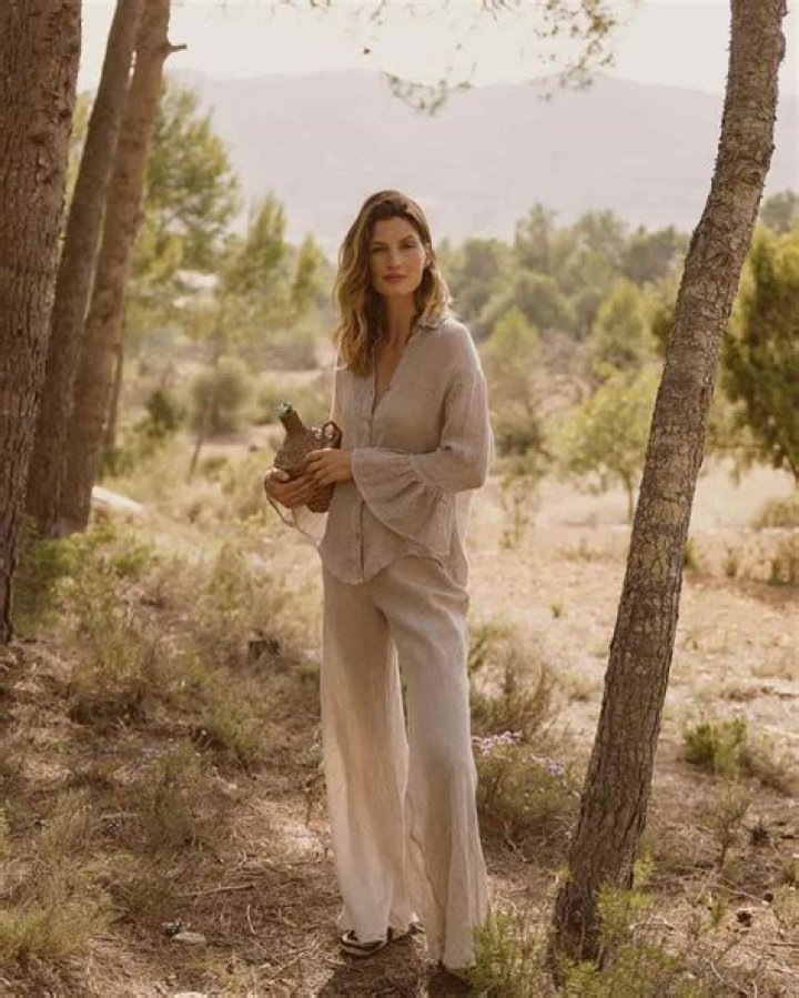 
Alicia Breuer Height, Weight, Net Worth, Age, Birthday, Wikipedia, Who, Nationality, Biography 