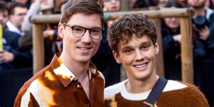 
All About Hunter Doohan Come Out, Gay Marriage and Husband 