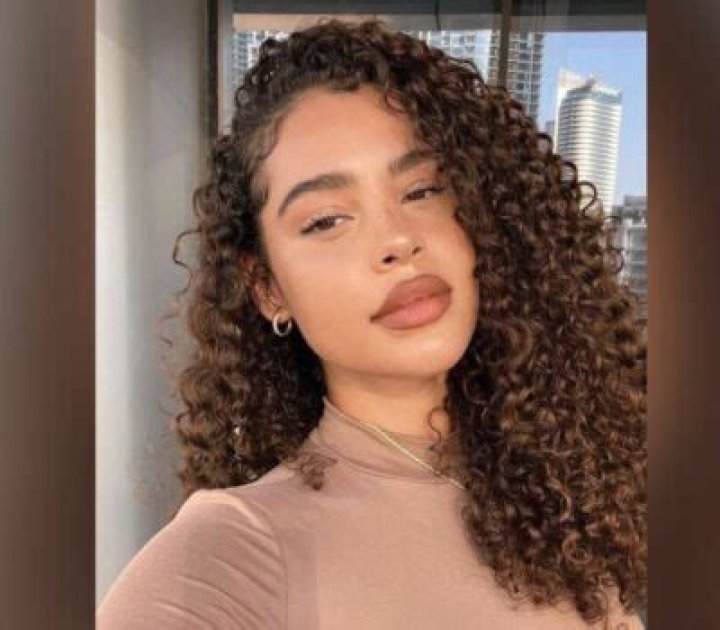 Alli Schwarm Height, Weight, Net Worth, Age, Birthday, Wikipedia, Who, Nationality, Biography