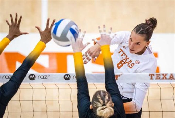 Andrea Nucete-Elliott: Jerritt Elliott Wife and Longhorns Volleyball Coach Salary
