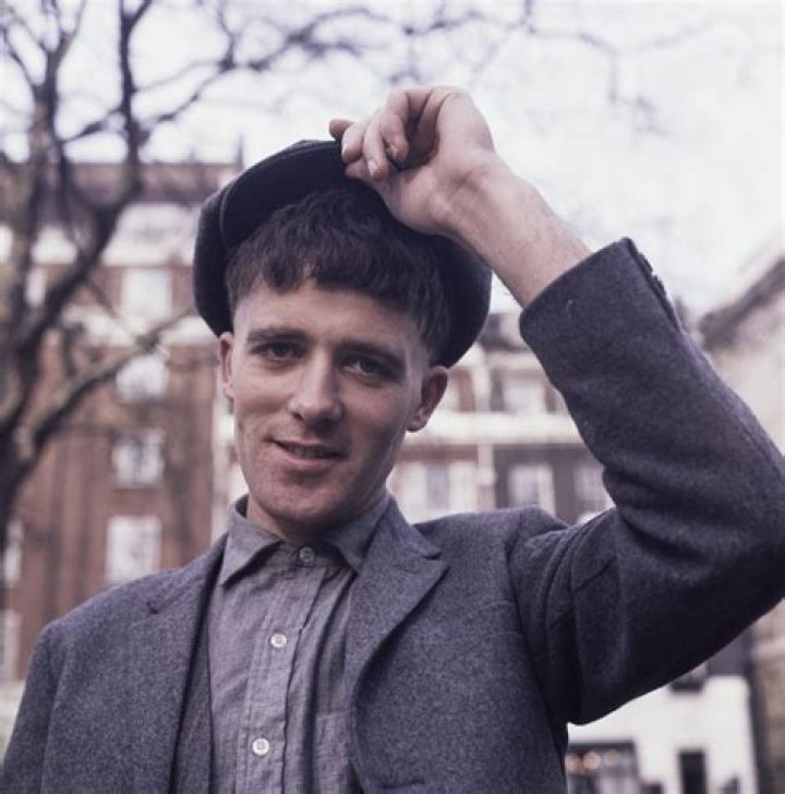 
Andrew S. Gilbert Height, Weight, Net Worth, Age, Birthday, Wikipedia, Who, Nationality, Biography 