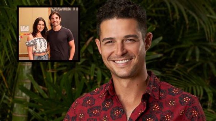 
‘Bachelor in Paradise’: Wells Adams on What Ashley Iaconetti and Jared Haibon Are Really Doing on the Beach 