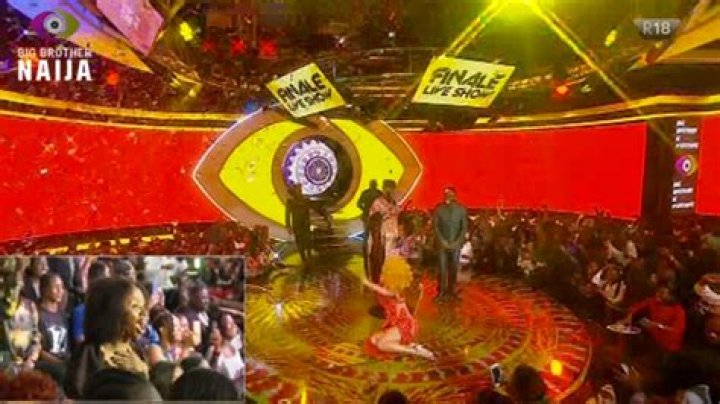 
BBNaija’s Groovy makes it rain on Phyna at her victory party 