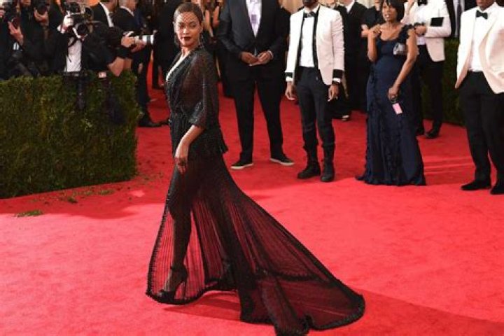 
Beyonce’s Stylist Ty Hunter Recalls Her Epic Met Gala Moment: It Was an ‘Homage to Diana Ross’ 