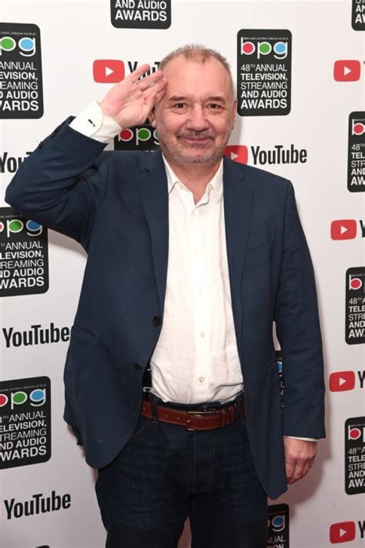 
Bob Mortimer Height, Weight, Net Worth, Age, Birthday, Wikipedia, Who, Nationality, Biography 