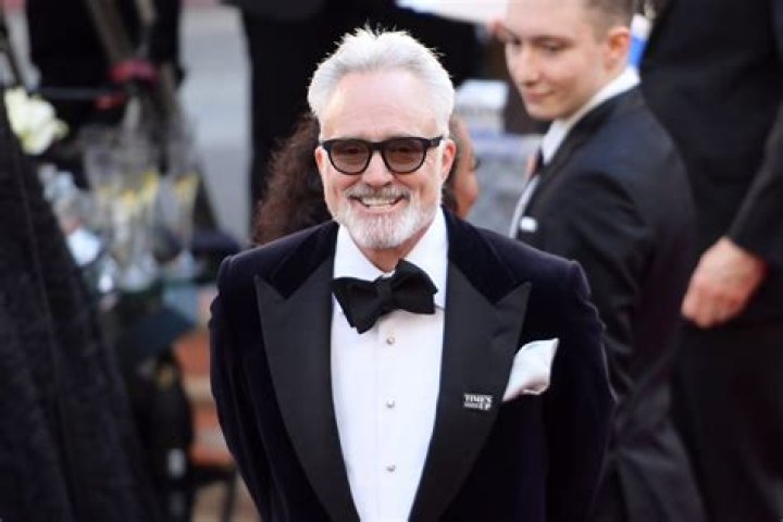 Bradley Whitford Height, Weight, Net Worth, Age, Birthday, Wikipedia, Who, Nationality, Biography