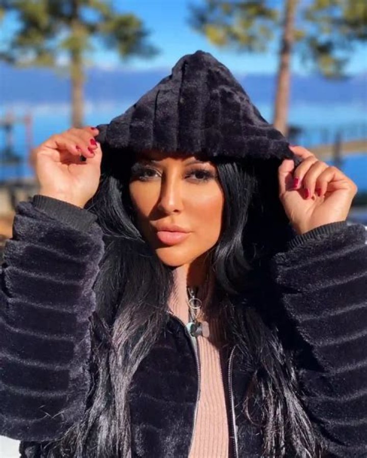 
Cara Mia Height, Weight, Net Worth, Age, Birthday, Wikipedia, Who, Nationality, Biography 