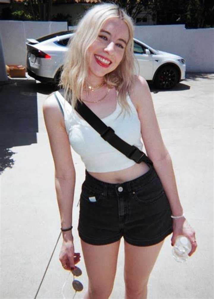 Carly Incontro Height, Weight, Net Worth, Age, Birthday, Wikipedia, Who, Nationality, Biography