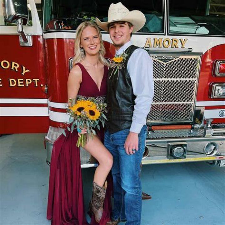 Colin Stough American Idol Girlfriend Emma Long Has Two Lives