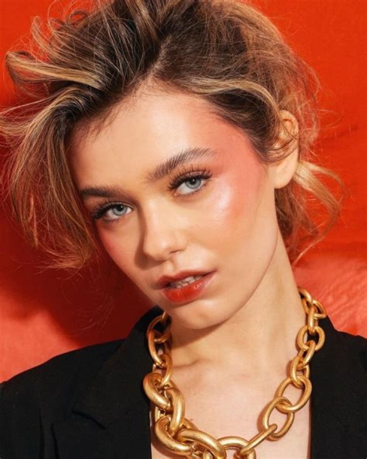 Coral Swindells Height, Weight, Net Worth, Age, Birthday, Wikipedia, Who, Instagram, Biography