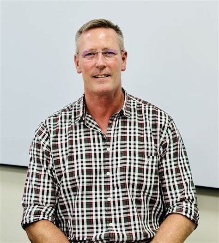 
Dan van Holst Pellekaan Height, Weight, Net Worth, Age, Birthday, Wikipedia, Who, Nationality, Biography 