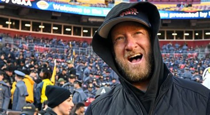 Dave Portnoy Vs Alex Stein Is Getting Very Strange