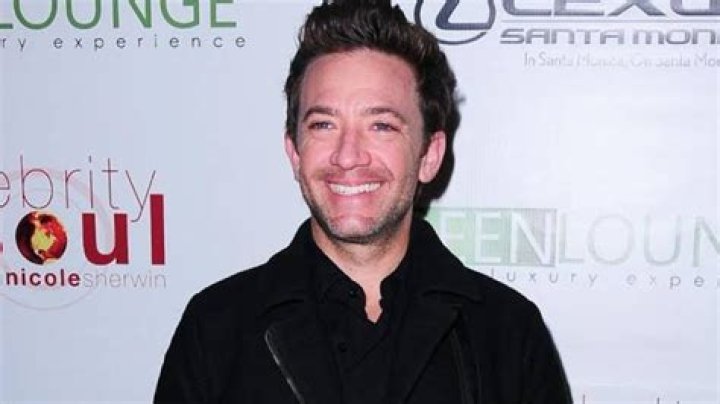 David Faustino Height, Weight, Net Worth, Age, Birthday, Wikipedia, Who, Instagram, Biography