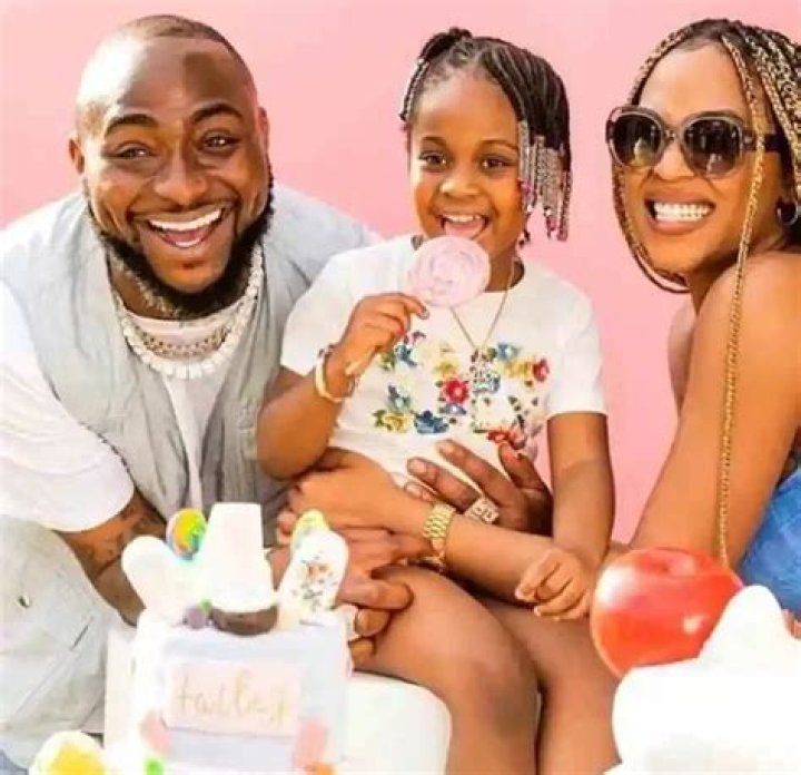 
Davido’s Baby Mama, Amanda, Daughter Stuns In New video 