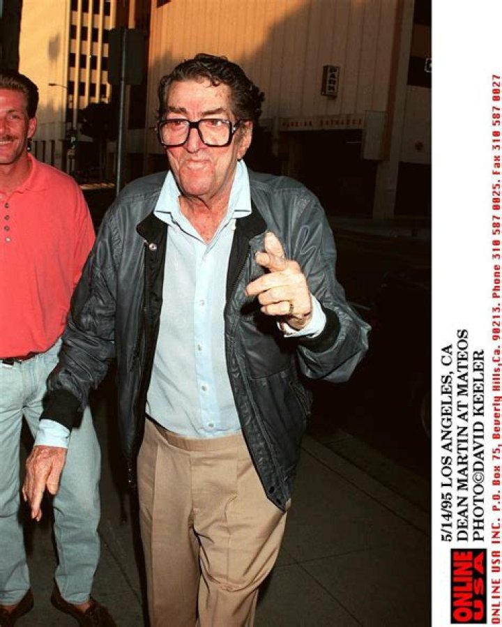 Did dean martin die alone?