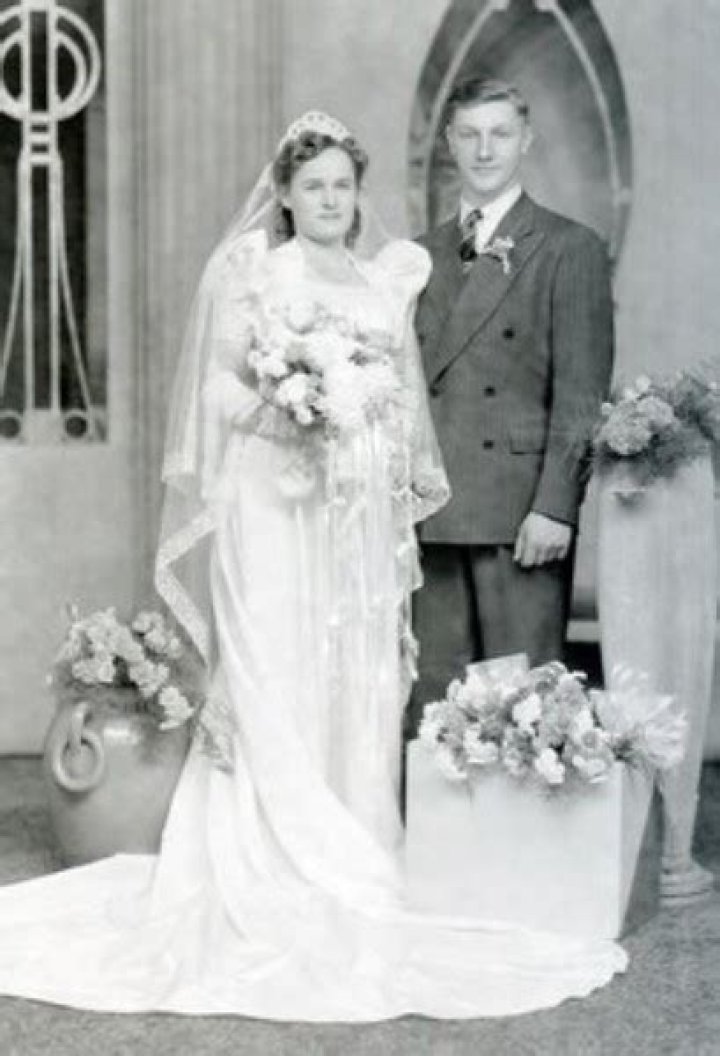 Did helen keller get married?