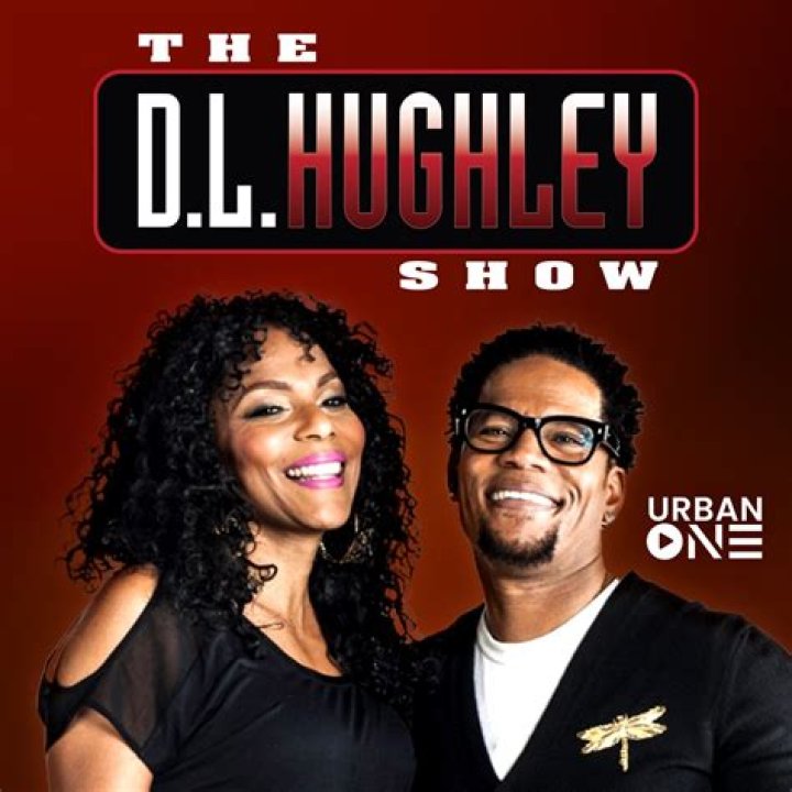 DL Hughley Passed Out On Stage Video