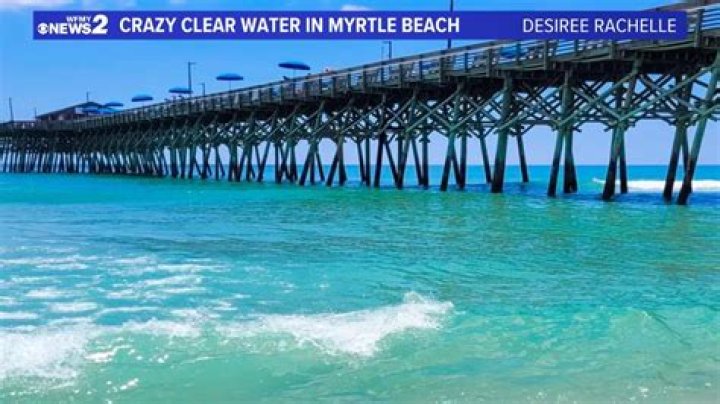 Does clearwater beach have clear water?