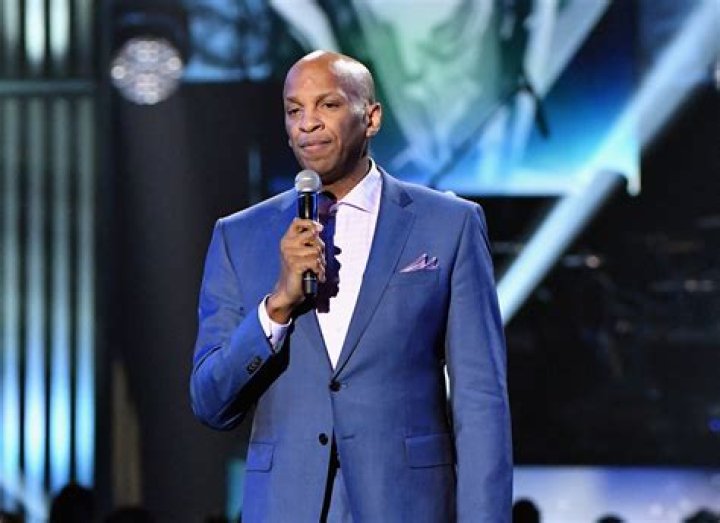 Does donnie mcclurkin have cancer?