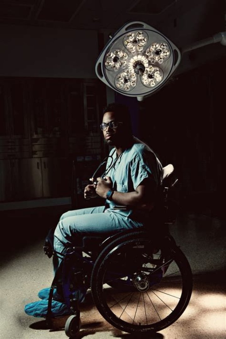 Dr Feranmi Okanlami Height, Weight, Net Worth, Age, Birthday, Wikipedia, Who, Nationality, Biography