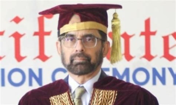 
Dr. Tahir Shamsi Height, Weight, Net Worth, Age, Birthday, Wikipedia, Who, Nationality, Biography 