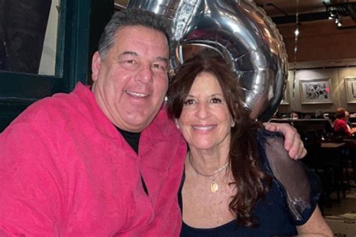 
Everything you need to know about American actor Steve Schirripa – His Wife and Family 