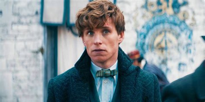 
Fantastic Beasts Star Eddie Redmayne Criticizes J.K. Rowling’s Transphobic Tweets 