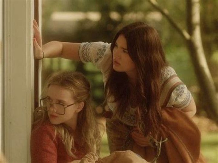 
‘Firefly Lane’ Season 2 Trailer Shows Tully and Kate Vowing to ‘Always Be There for Each Other’ 