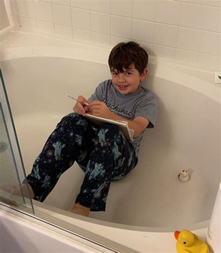 Florida Christian school asks girl to send photo doing homework in the bathtub