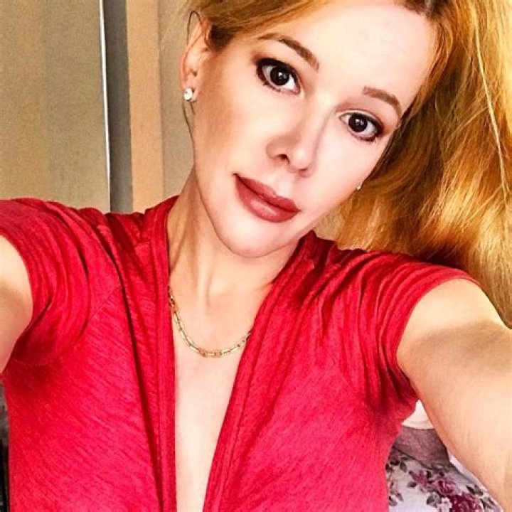 Genevieve Gallen Height, Weight, Net Worth, Age, Birthday, Wikipedia, Who, Instagram, Biography