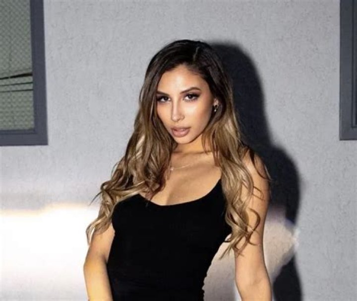 
Gianna Gravalese Height, Weight, Net Worth, Age, Birthday, Wikipedia, Who, Nationality, Biography 