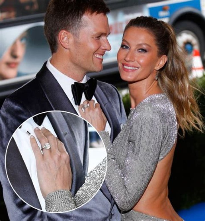
Gisele Bündchen Spotted Without Wedding Ring Amid Tom Brady Divorce Rumours 
