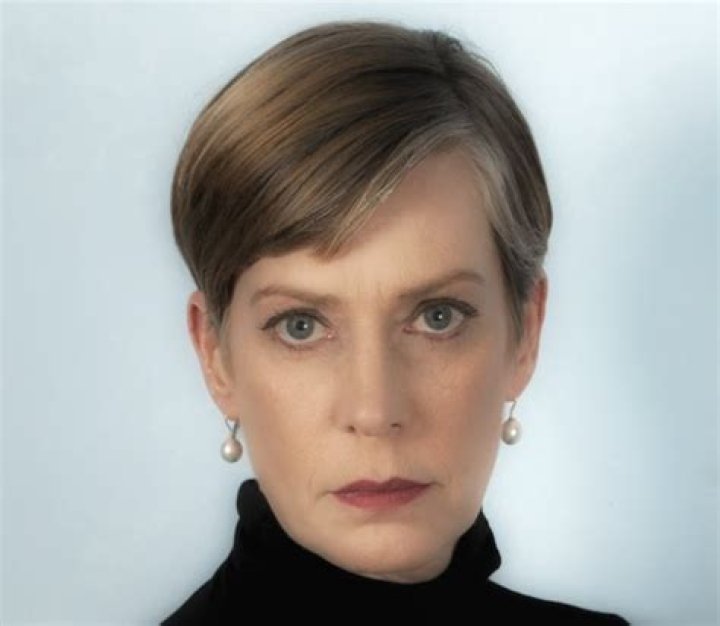 Holly Barker Height, Weight, Net Worth, Age, Birthday, Wikipedia, Who, Instagram, Biography