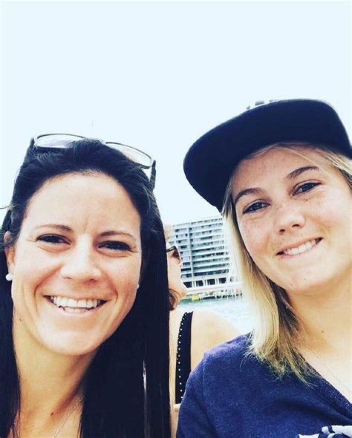 
How Did Dane van Niekerk Met Her Partner Marizanne Kapp? 