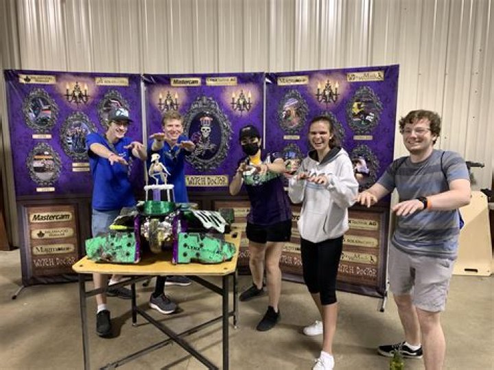 How is Michael Gellatly related to Andrea Suarez from Battlebots?