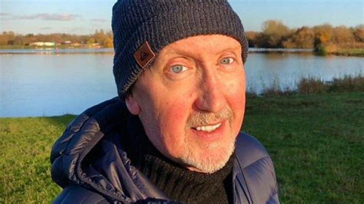 Ian Bairnson Height, Weight, Net Worth, Age, Birthday, Wikipedia, Who, Nationality, Biography