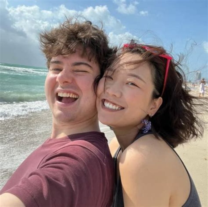 Is Arieh Smith “Xiaomanyc” Married to wife? Or Dating a Girlfriend?