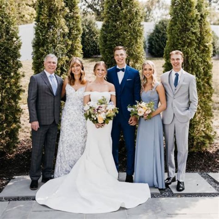 Is Darcy Kuemper Married To Sydney Kuemper? Past Dating Life And Relationship