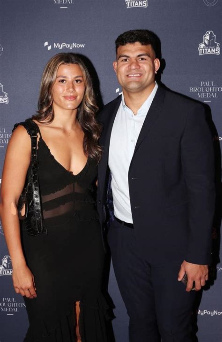 
Is David Fifita Related To Andrew Fifita? Wife And Family – Are They Siblings? 