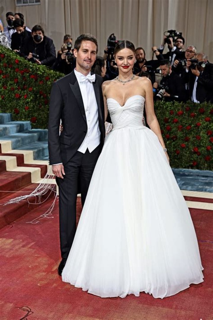 
Is Evan Spiegel Married? His Bio, Age, Wife, House, Height and Net worth 