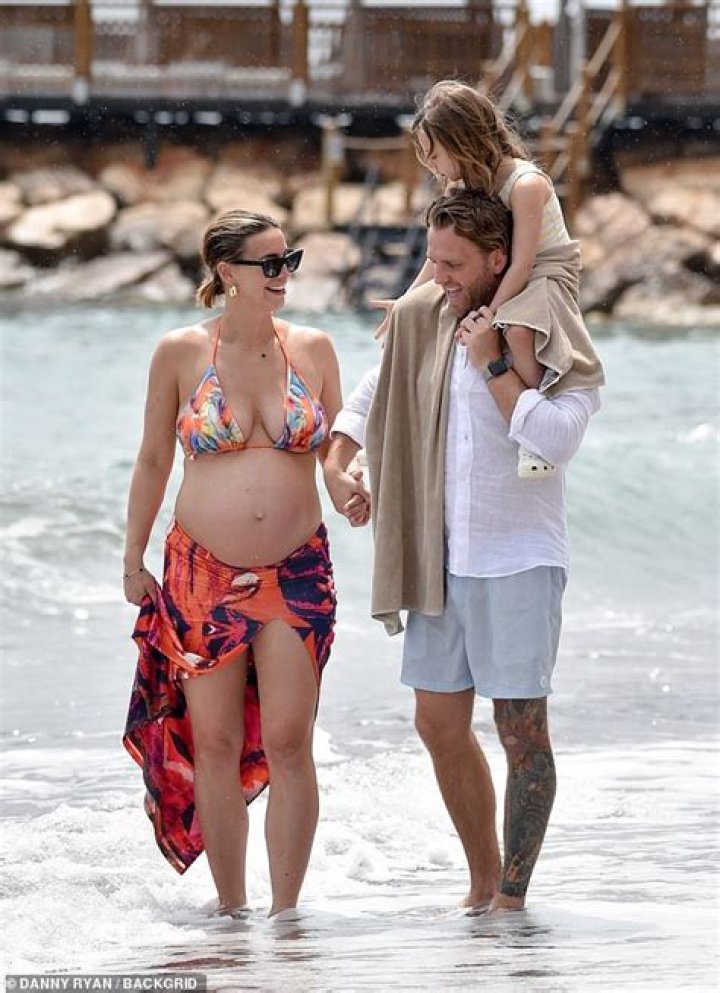 
Is Ferne Mccann Pregnant In 2022? Boyfriend Lorri Haines Gets Involved In Drugs Controversy 