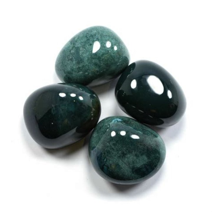 Is jasper stone green?