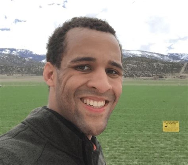 
Is Jordan Leavitt Gay? Addressing His Sexuality 