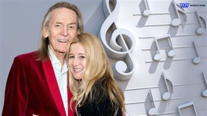 
Is Just Sam Married? Her Bio, Age, Husband and Net worth 